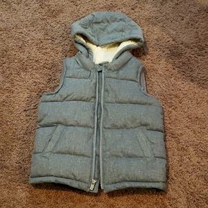 Old Navy 5T sherpa hooded puffer vest